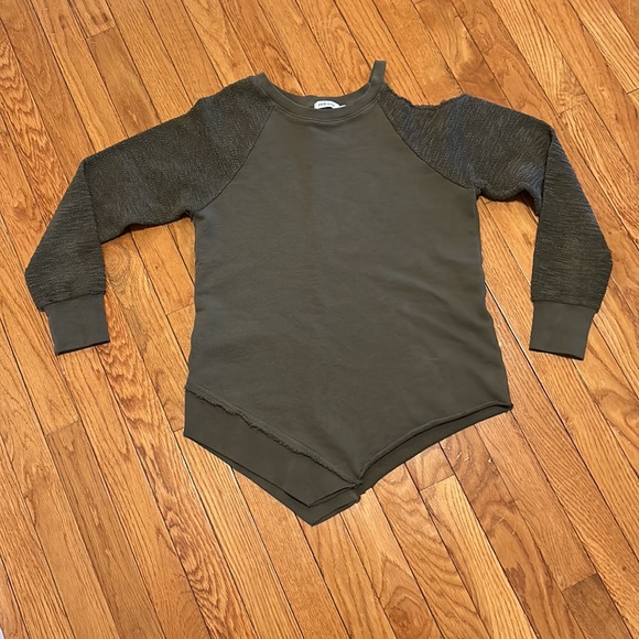 Evereve Redhaute Cutout One Shoulder Asymmetrical Pullover Sweatshirt Green XS - Picture 3 of 6